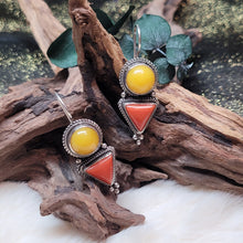 Load image into Gallery viewer, 0388 紅珊瑚蜜蠟925銀耳飾
