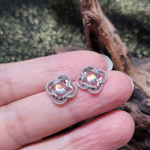 Load image into Gallery viewer, 0383 馬島月亮石925銀耳飾
